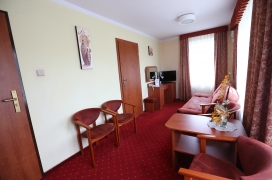 <b>Apartament 2 pokojowy</b><br/>Apartament, pokój dzienny, sypialnia, łazienka, balkon, klimatyzacja, minibarek, internet